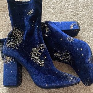 Urban Outfitters celestial bootie size 8 women’s